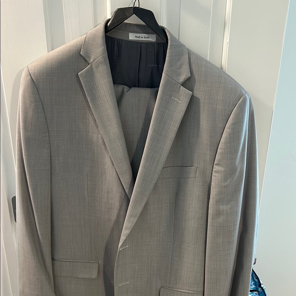 Calvin Klein Gray 2 piece Suit - 42 R, 34 W 32 L